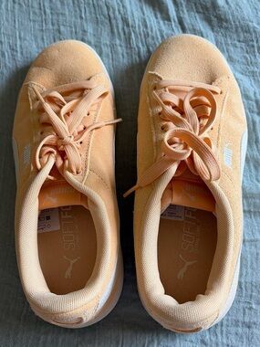Puma Women's Peach/White Low-Top Sneakers